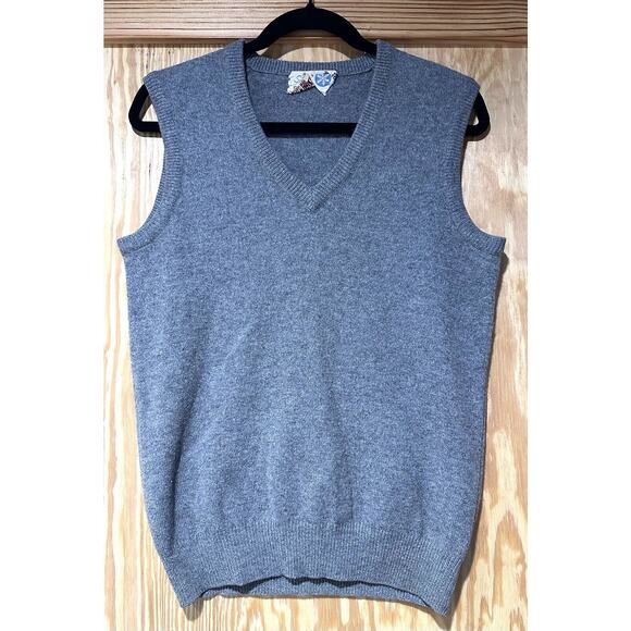 Snowflakes Men's 100% Lambswool V-neck Sweater Vest Grey Size M 36 - Picture 1 of 6